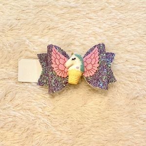 Unicorn with Sparkly Wings Bow